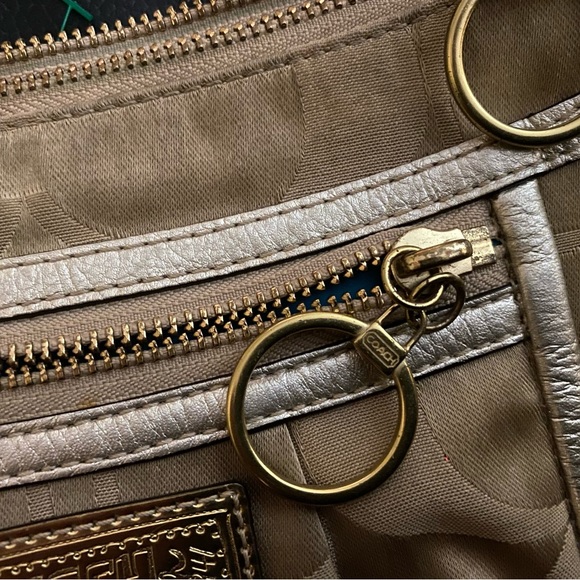 Coach Poppy Handbag excellent condition - Picture 2 of 5